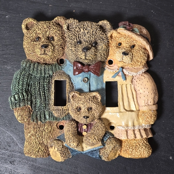 Vintage Fiji Resin Teddy Bear Family Light Switch Cover/ Plate Cottage Core 90s - Picture 1 of 3